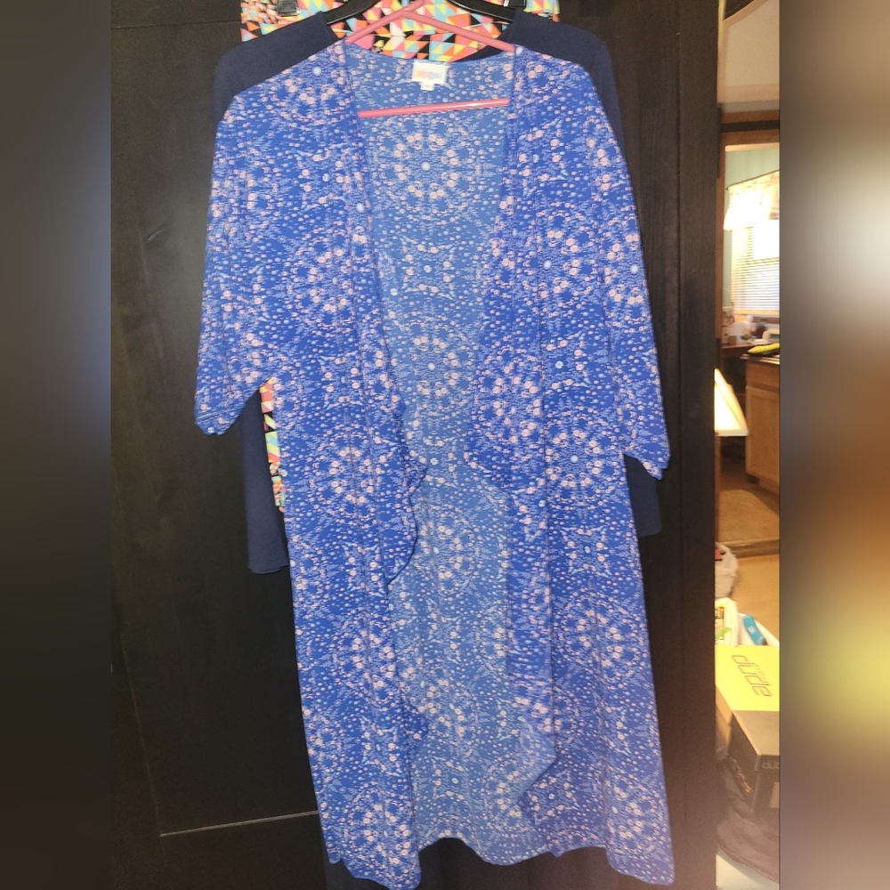 LulaRoe Shirley kimono, size M (10‐18)